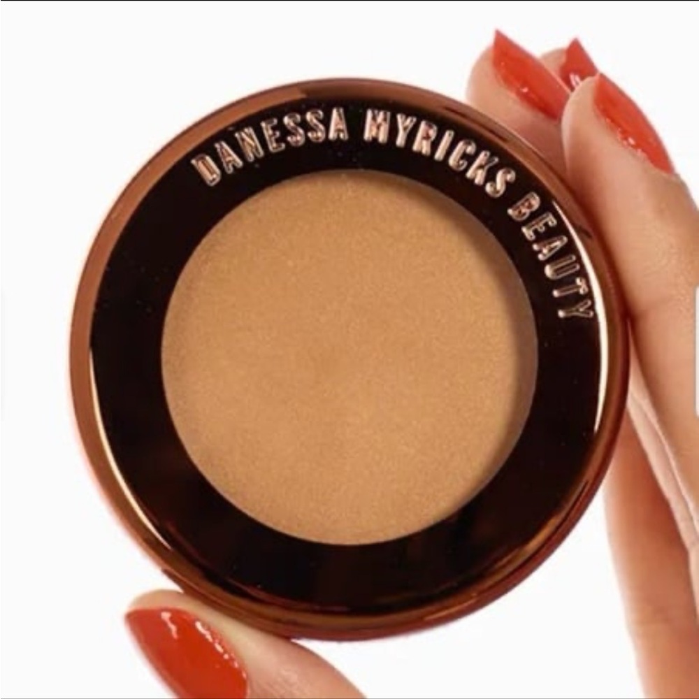 Danessa Myricks Beauty Yummy Skin Blurring Balm Lowlighter in Incognito BNIB